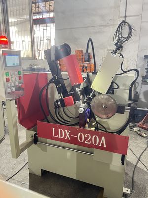 Machine à affûter la lame de scie TCT à angle de basculement entièrement automatique LDX-020A