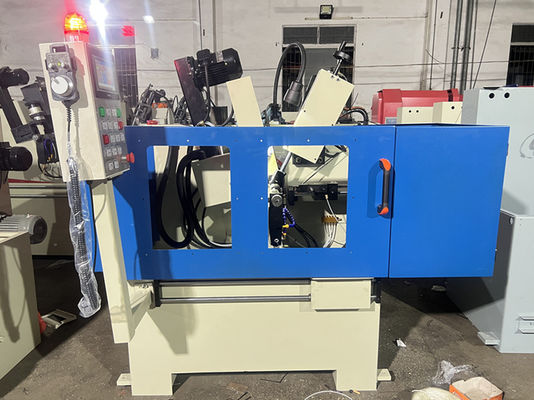Machine de broyage à lame de scie TCT CNC complète pour le travail du bois