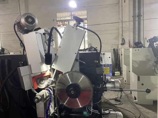 Machine de meulage à l'angle avant et arrière à lame de scie circulaire CNC complète LDX-026A