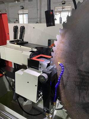 LDX-026A Diamètre de meulage 500-2000MM Servo alimentation complète CNC machine de meulage à lame de scie circulaire